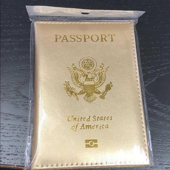 Accessories - Passport cover Gold!